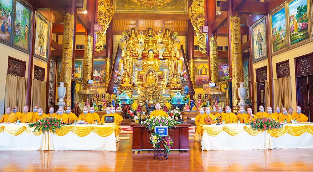 Visitors come here not only to admire its architectural grandeur but also to partake in the meditative atmosphere surrounding it, making it a must-visit spot at the pagoda